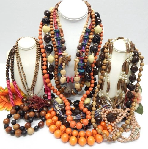 VINTAGE TO NOW BOHO THEMED FASHION /COSTUME JEWELRY NECKLACE LOT