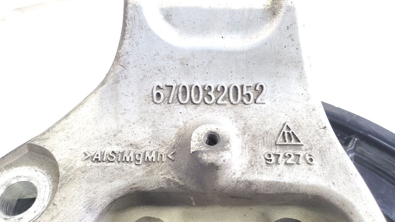 2017 2018 2019 2020 2021 2022 Maserati Levante OEM Front Right Spindle Knuckle