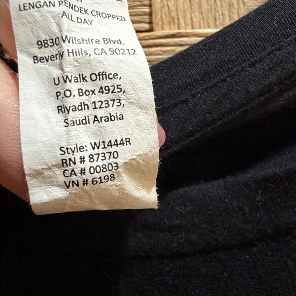 Top corto ALO Yoga negro para mujer talla XS Foto 3 de 4