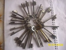 Lot de 23  Clés de  Serrure