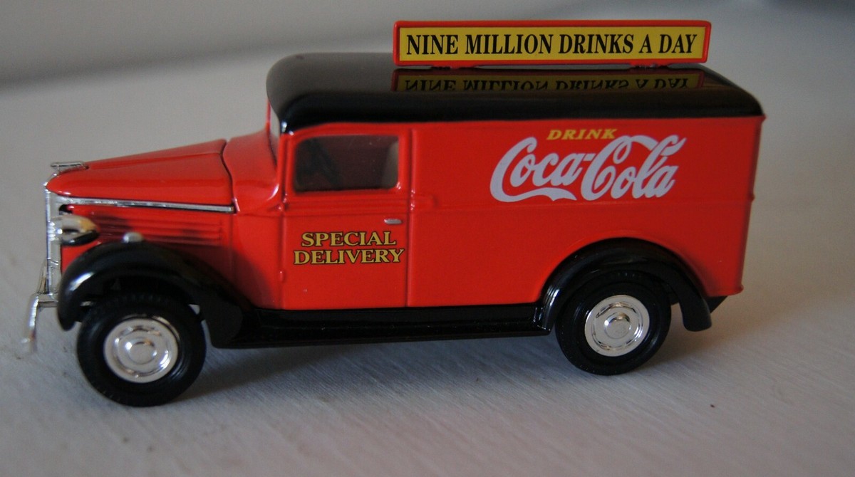 MATCHBOX COLLECTIBLES YPC02-M 1937 GMC COCA COLA DELVIERY VAN, NEW