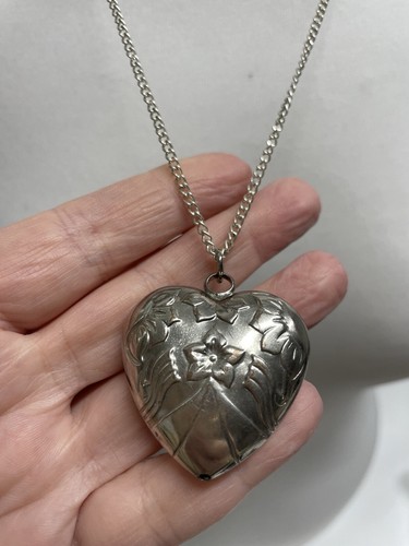 Silver Tone Moulded Patterned Love Heart Hollow Pendant Long Necklace - Picture 3 of 6