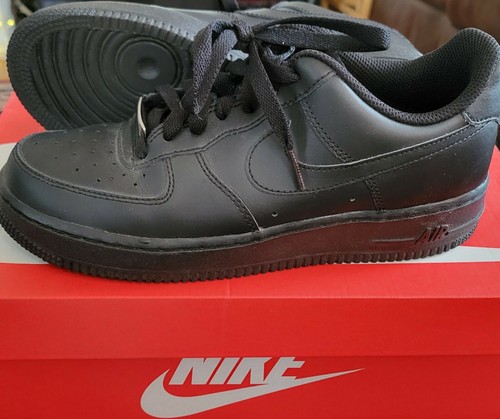 Boy's Size 6.5/Women's 8 Nike Air Force 1 ('82) Triple Black (NEW) | eBay