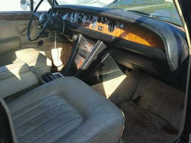 Pair of Rear Engine Mounts with Bolts for 1970 Rolls Royce