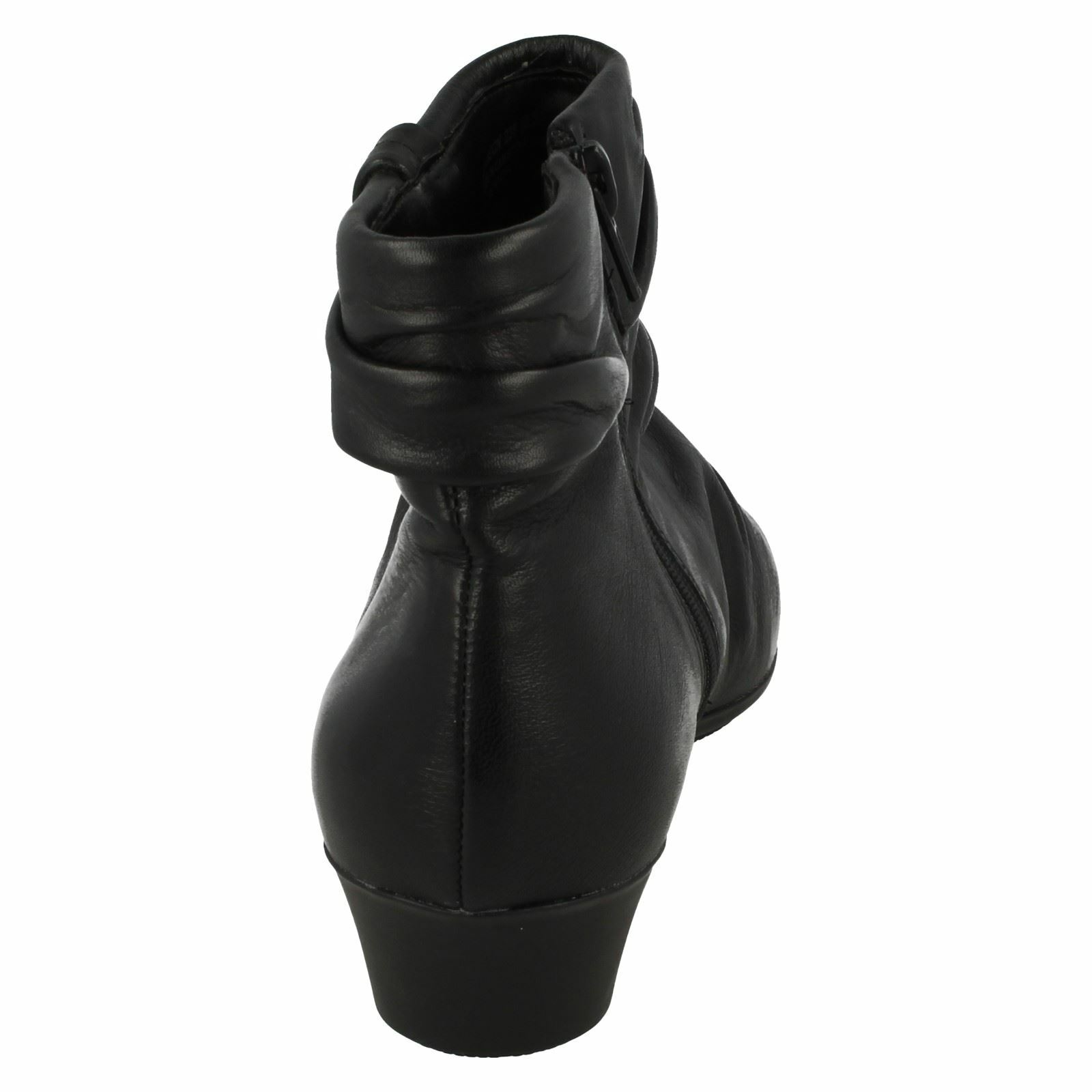 LADIES CLARKS MATRON ELLA WIDE FITTING 