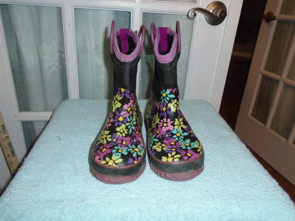 Western Chief Kids Cold Rated Neoprene Rain/Snow Boot Daisy Shower size 1 - Image 3 of 4