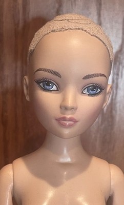 Ellowyne Wilde Baby Doll Basic, Nude, Bald, Lips Rubbed, Perfect for Makeover