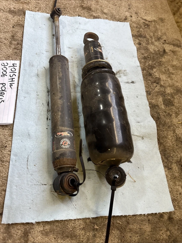 2006 Polaris RMK 700 rear skid shocks suspension 401 - Image 3 of 4