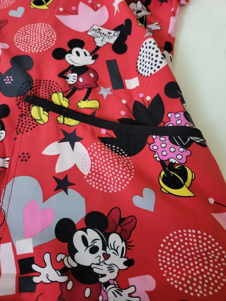 Scrub Top size 3X Red Mickey & Minnie Mouse Disney   Medical Dental Surgical - Image 3 of 4