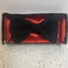 Vintage Black Satin Bow Tie 1970s Butterfly Clip On With Original Box 4  Small