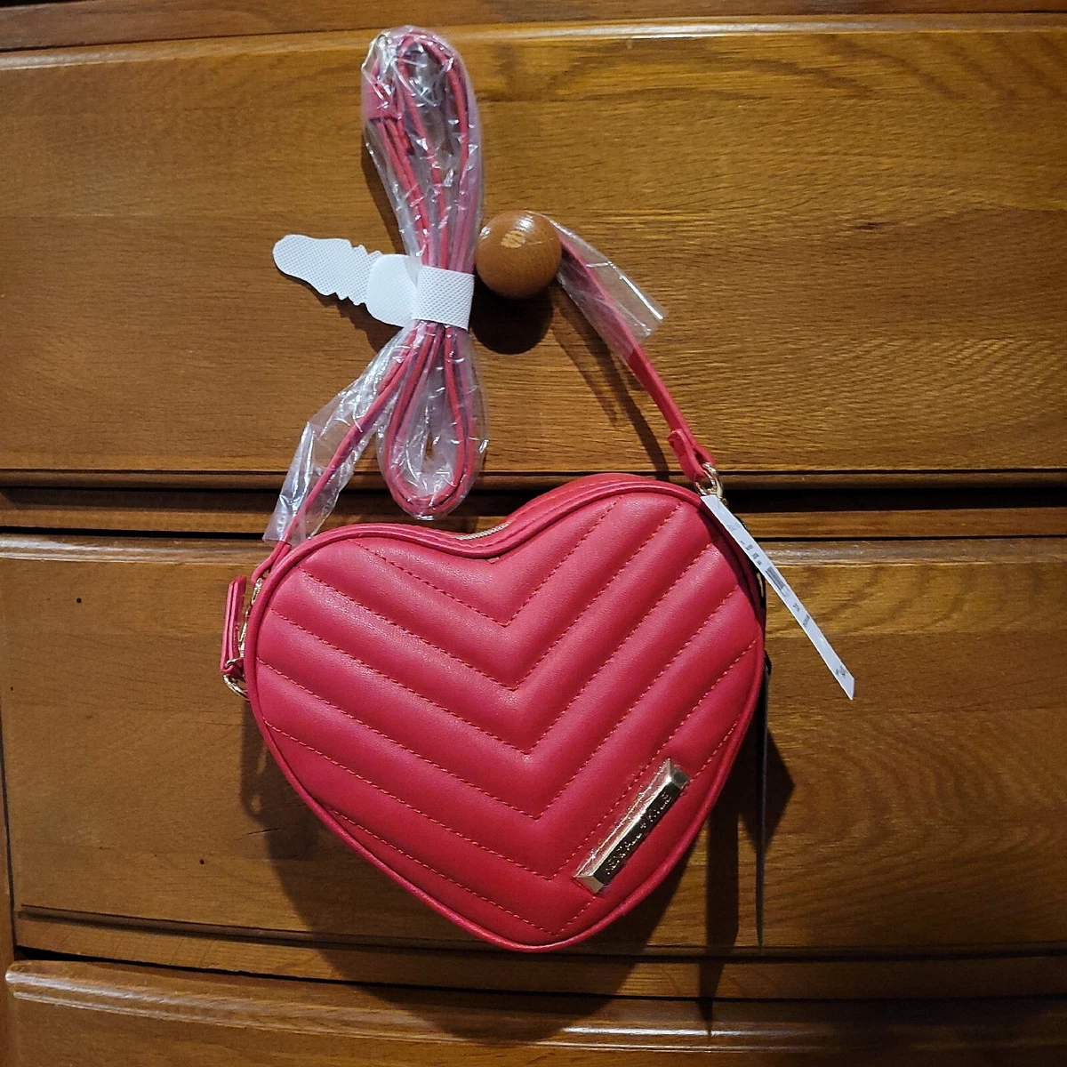 red heart purse