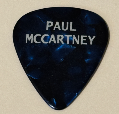 Linda McCartney Paul McCartney ギターピック PAUL McCARTNEY GUITAR PICK STAGE BEATLES NEW YORK RARE SUMMER 2017