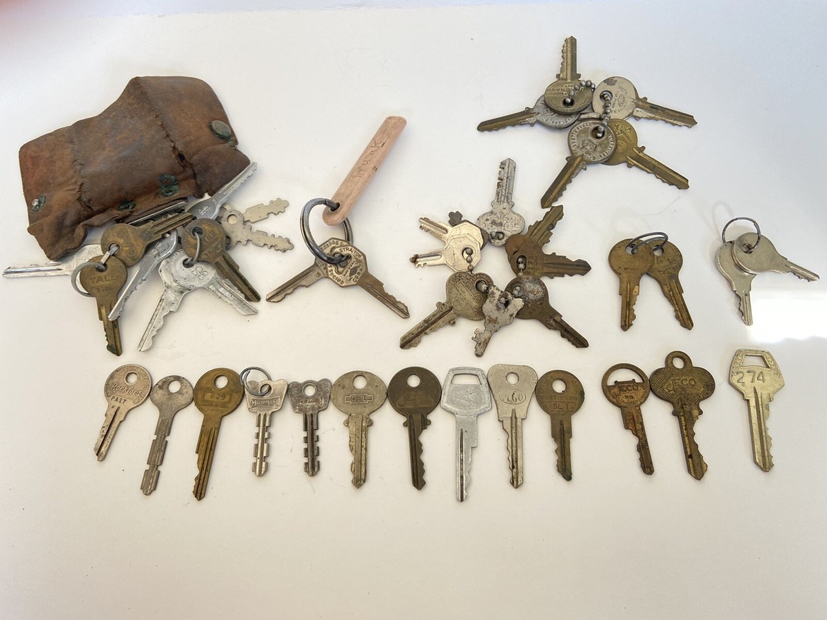 OLD KEYS LOT OF 100／まとめ売り／US VINTAGE s-l1200.jpg