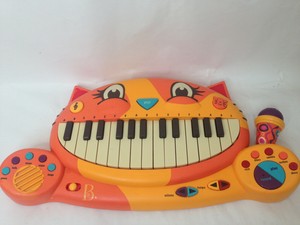 b meowsic cat piano
