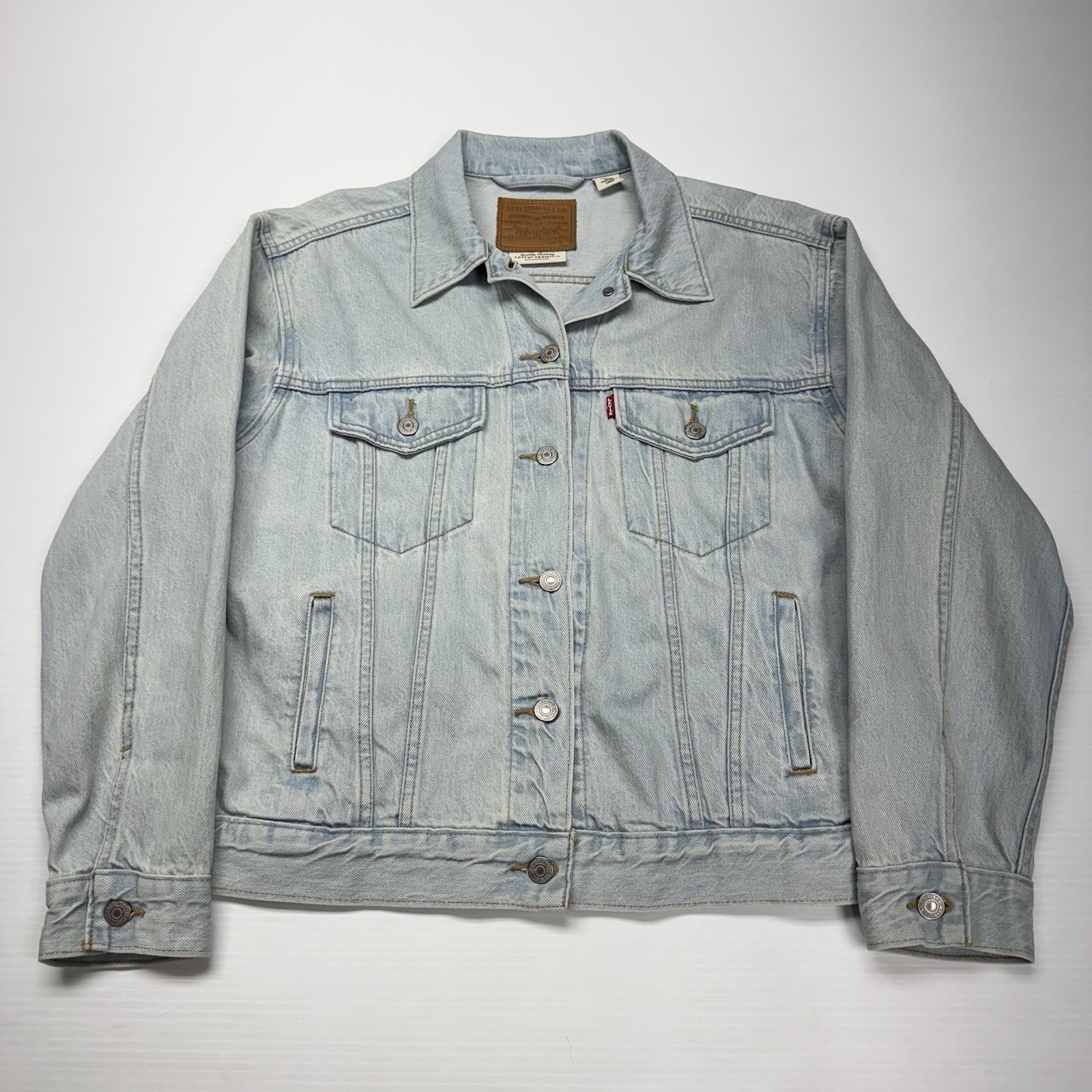 Levi's Premium Mens Denim Trucker Jacket L Blue Light Wash Pleated Workwear