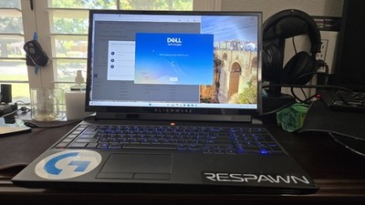 Dell Alienware Area-51m R1 17.3 FHD i7-8700 /64GB Ram / 1TB ssd RTX 2070