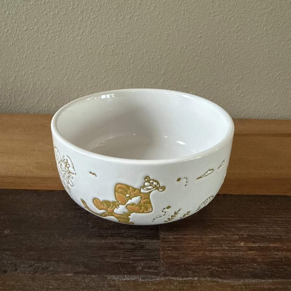 Colección “Bee at One” Winnie the Pooh Bowl R-Squared Zrike Brands 5 pulgadas de diámetro Foto 3 de 4