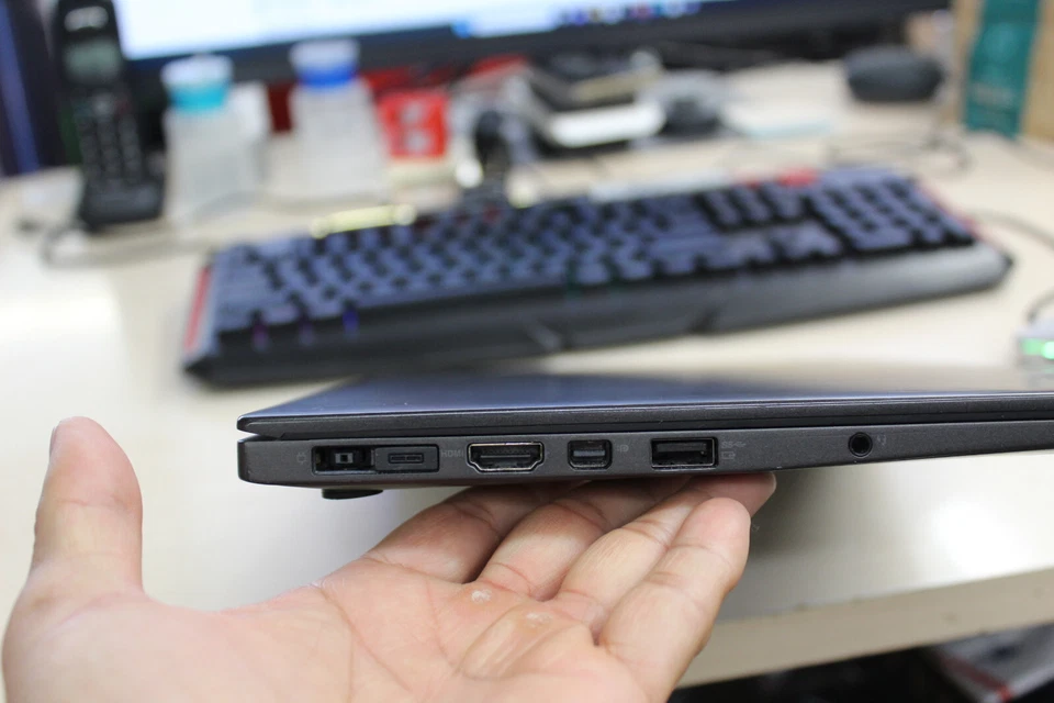 Ноутбук Lenovo ThinkPad X1 Carbon 3-го поколения 13,3 дюйма полная высокая четкость i5-5300U 4 Гб твердотельный накопитель 128 Гб окно - Изображение 3 из 4