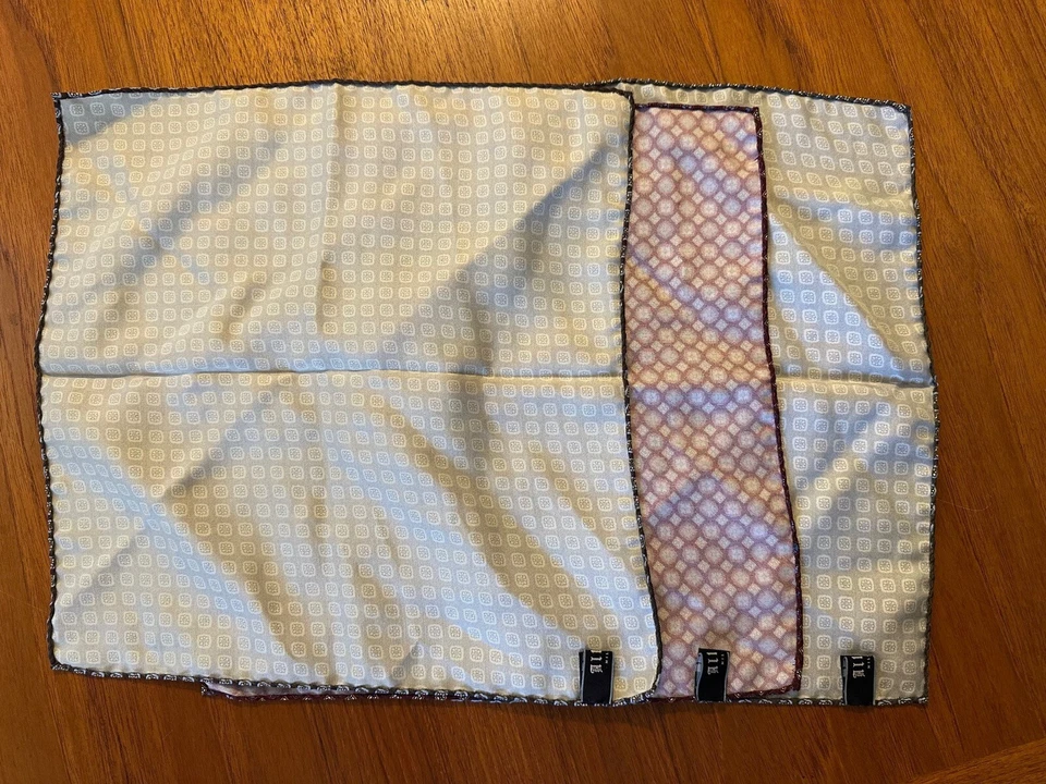 Lote de 3 CUADRADOS DE BOLSILLO de seda impresos enrollados a mano ALTEA MILANO hechos en Italia Foto 2 de 4