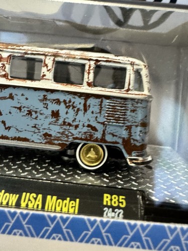 M2 Machines Barn Find 1958 VW Microbus 15 Window Custom Lowrider 3d Wheel Swap - Picture 8 of 13