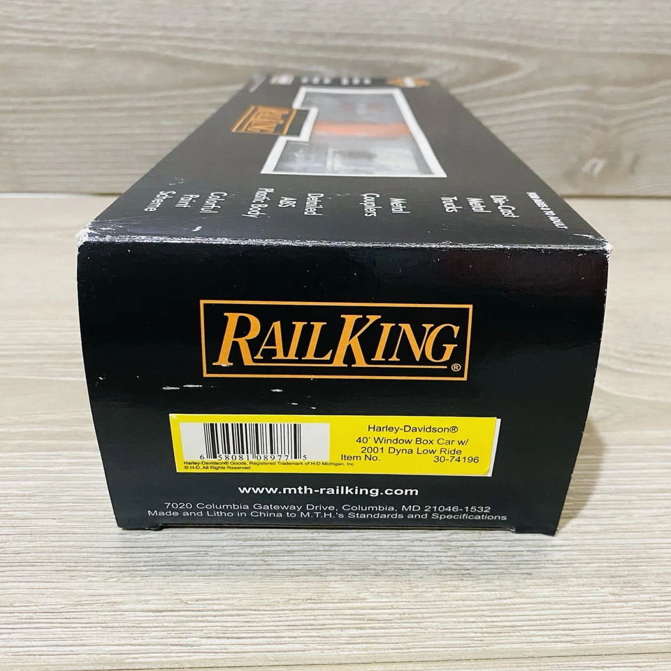 MTH Rail King Harley 40' Window Boxcar w/ '01 Dyna Low Ride ITEM #30-74196 - Image 3 of 4