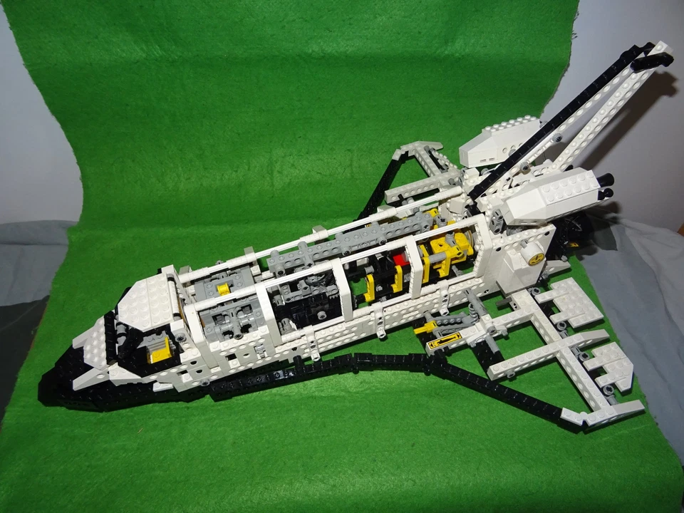 LEGO Technic 8480 Space Shuttle, photo 2 sur 5