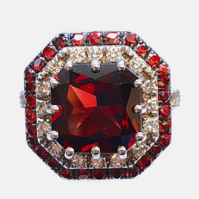 Lab-Created Blood Red 12.25CT Octagonal Cut Spessartine Ruby Gemstone Halo Ring - Image 2 of 4