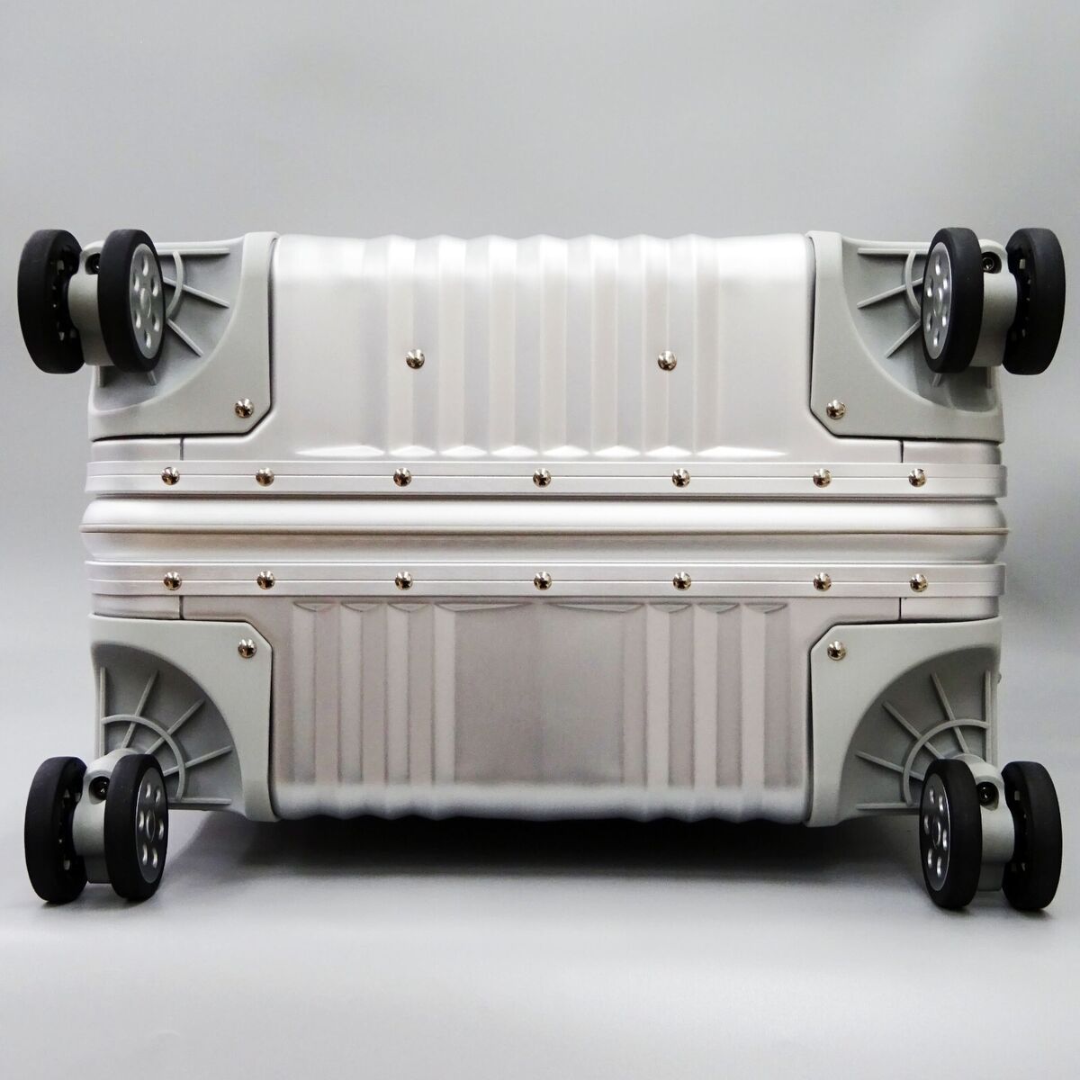 Mercedes Benz Original Aluminum Suitcase 65L Silver Carry Mercedes Benz Original Aluminum Suitcase 65L Silver Carry