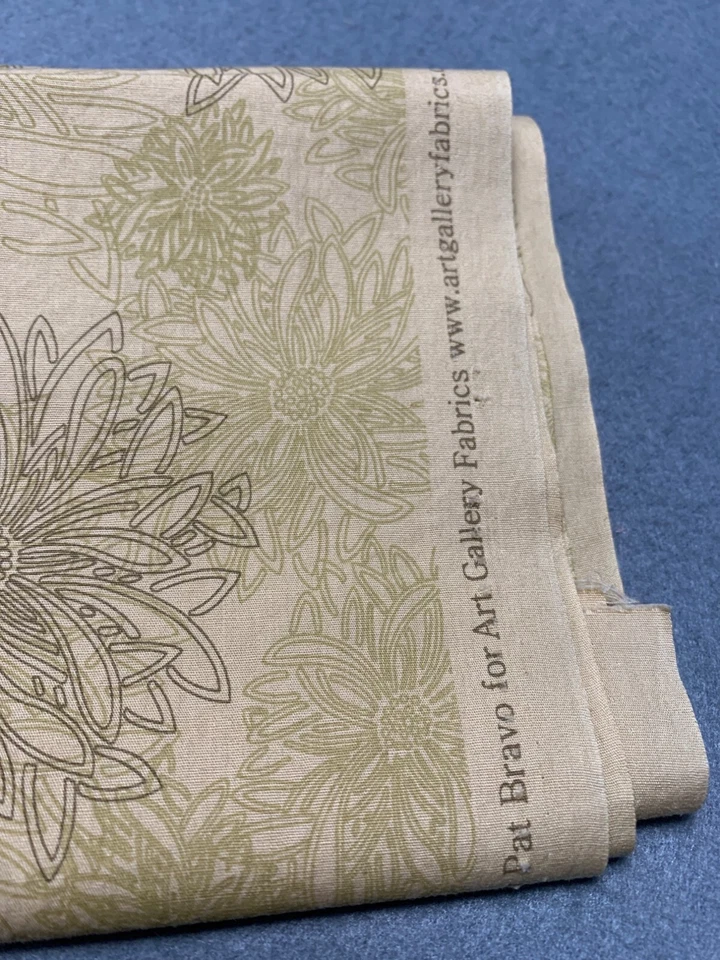 Tela de algodón amarillo y verde Pat Bravo galería de arte elementos florales 1/2 yarda x 44 Foto 4 de 4