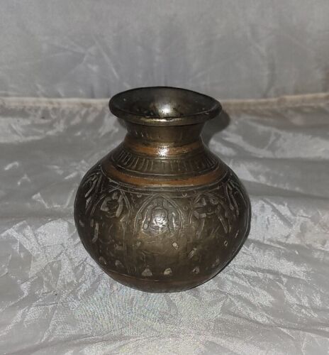 Vaso in ottone religioso antico da collezione raro primo periodo indù lota - Foto 1 di 11
