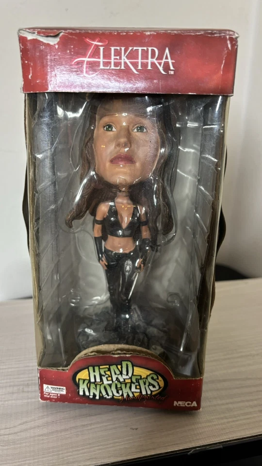 ELEKTRA Jennifer Garner MARVEL-NECA 8 INCH HEAD KNOCKERS - Image 2 of 4