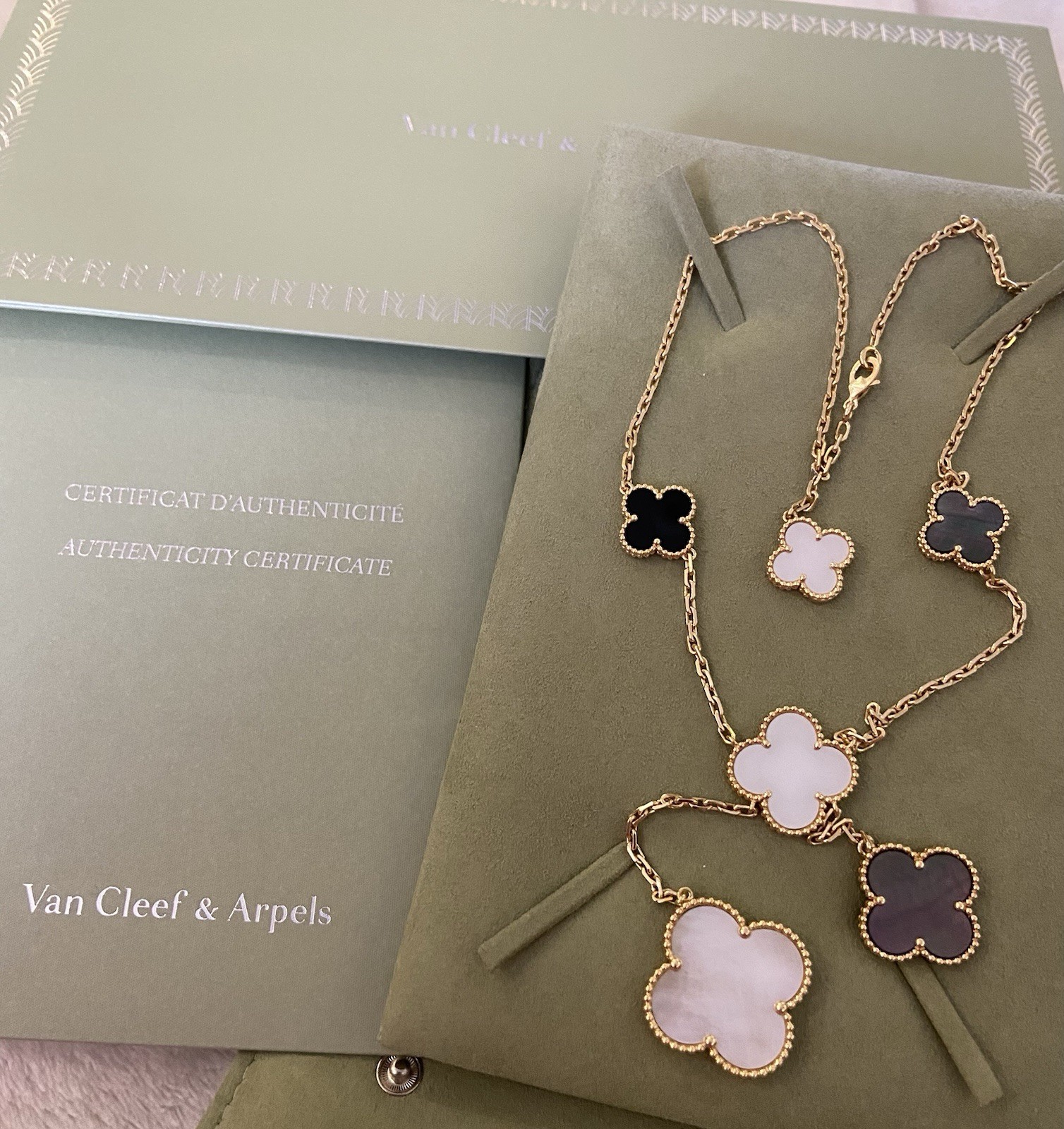 Van Cleef & Arpels Magic Alhambra Necklace - 6 Motif - 18k Yellow Gold