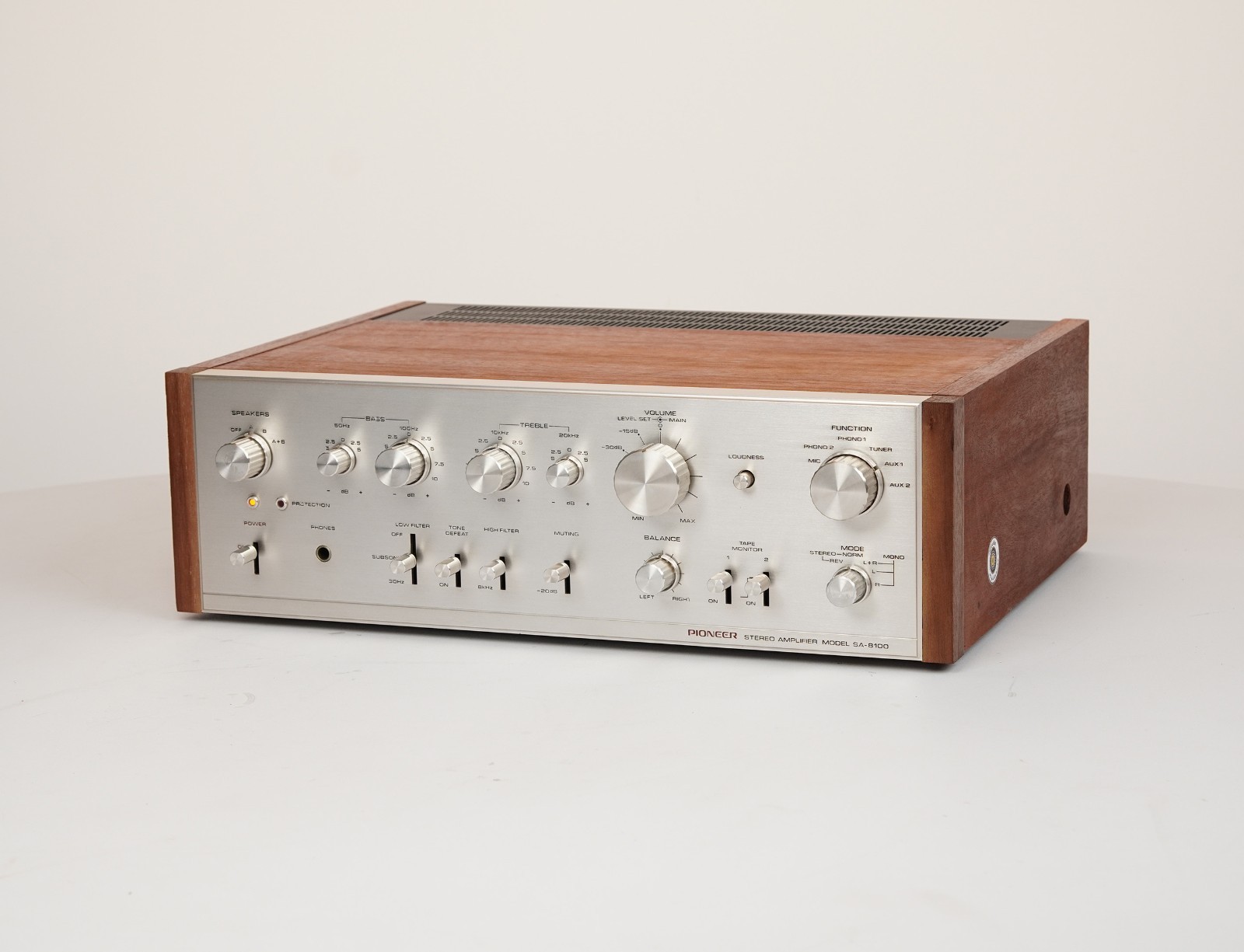 Pioneer SA-8100 Vintage Amplifier – Fully Serviced & Restore