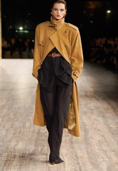 Trench Saint Laurent in twill di zibellino passerella primavera estate 2024 taglia 36