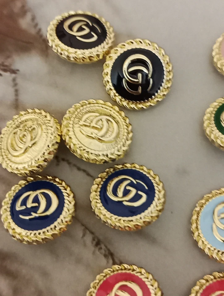 Lot Of 14 Small Gucci buttons 16 mm Gold Tone Gg Designer Button Replacement - Image 4 of 4