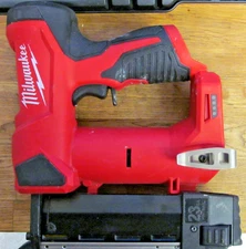 MILWAUKEE M12 2540-20 CORDLESS PIN NAILER 23 GAUGE BARE TOOL CORDLESS FREESHIP