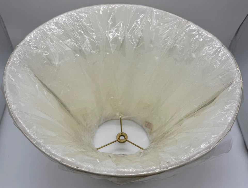 RARE TAPPER PLEATED LENOX LAMP SHADE TAGGED CUSTOM MADE FOR LENOX LIGHTING BEIGE - Image 3 of 4