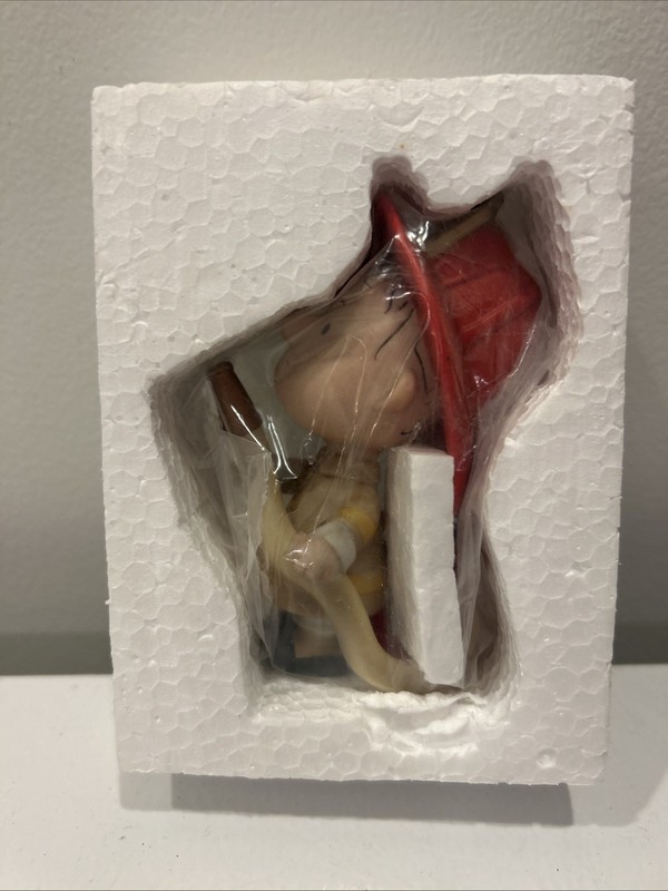 NEW IN BOX HALLMARK PEANUTS GALLERY "FIREFIGHTER PIGPEN" #'D EDITION FIGURINE