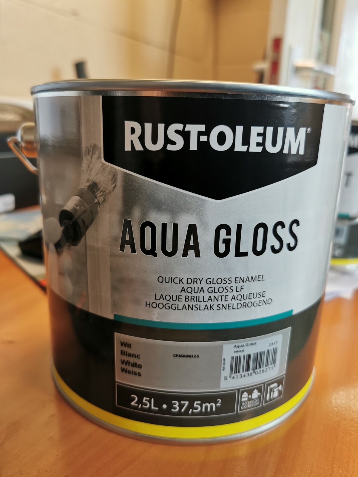 2.5lt Rustoleum Aqua Water Based White Gloss Finish Paint for Woodwork & Metal eBay