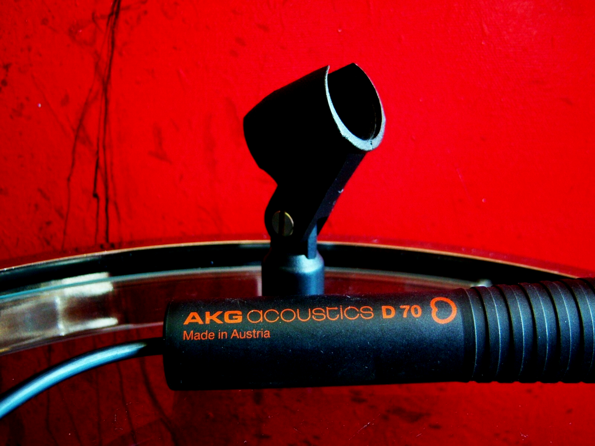 Vintage 1980's AKG D70 / D70ME Dynamic cardioid microphone w mic