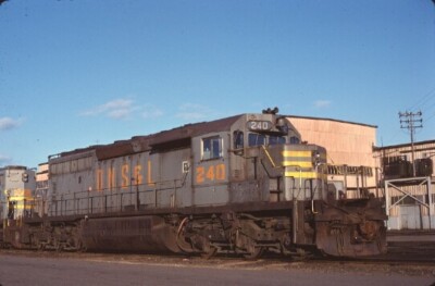 QNSL 240 SD-40-2 SEPT ISLES (QUEBEC NORTH SHORE) ORIGINAL SLIDE 05-03-90 T11-9