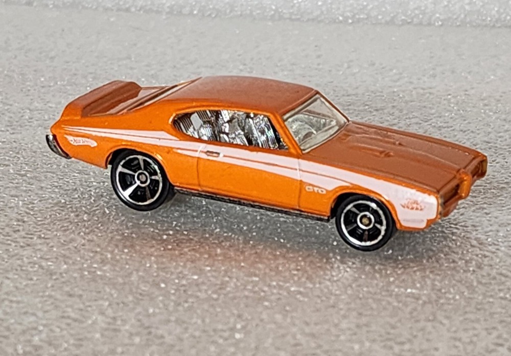 Hot Wheels 69 Pontiac GTO Judge - Orange