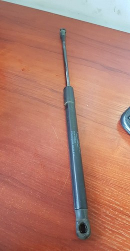 BMW 1ER E87 PAAR HECKKLAPPE KOFFERRAUMDECKEL STREBEN STOSSDÄMPFER 7060622