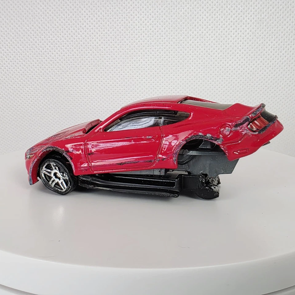 Mustang GT 2015 "personalizado" destrozado rojo Hotwheels coche fundido a presión 1:64 Foto 3 de 4