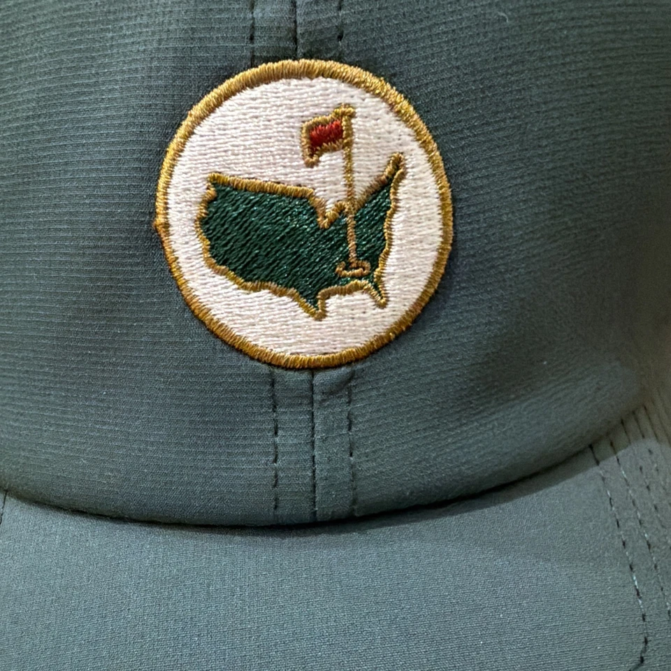 Эксклюзивная темно-зеленая шляпа Berkmans Place 2025 Masters. Ткань Tech - Изображение 2 из 4