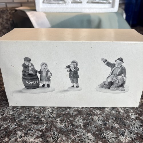 Colección Heritage Village Dept 56 "EL VIEJO Y EL MAR" 5655-3 NUEVO EN CAJA - Imagen 6 de 6