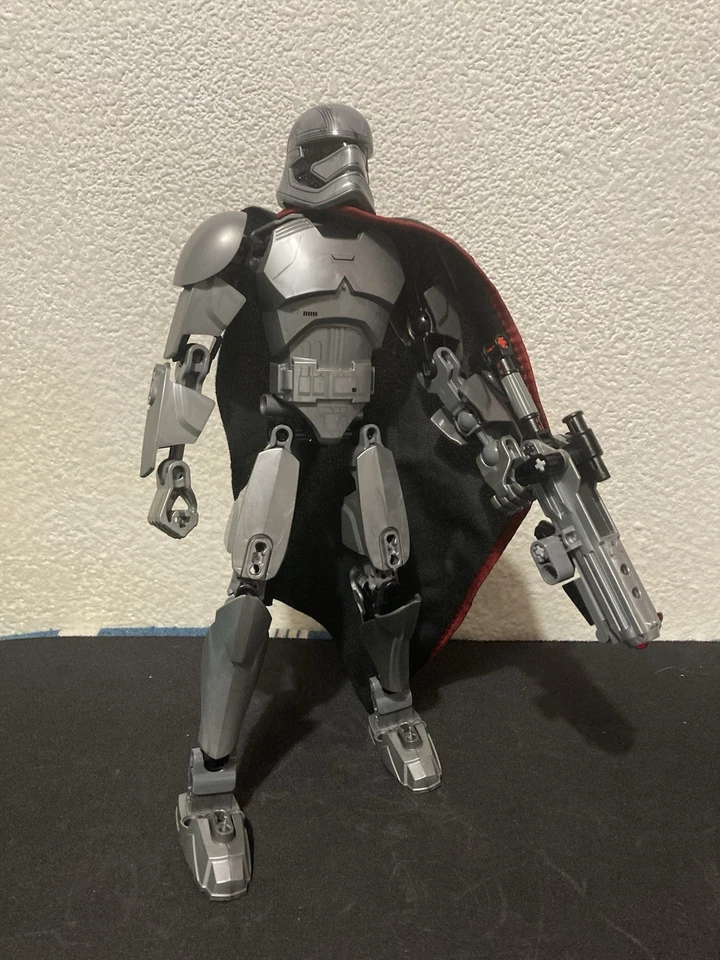 LEGO Star Wars 75118 Captain Phasma, foto 1 de 3