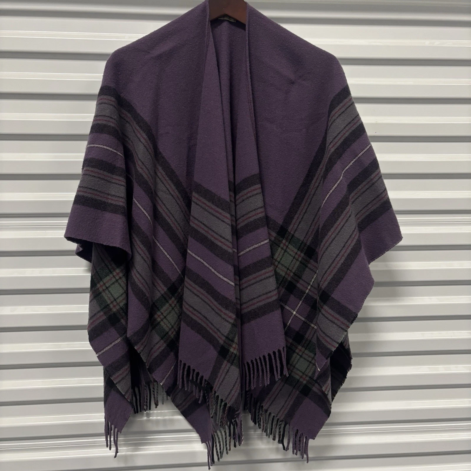 James Pringle Weavers 100% Pure New Wool Plaid Poncho OS Made Scotland Purple