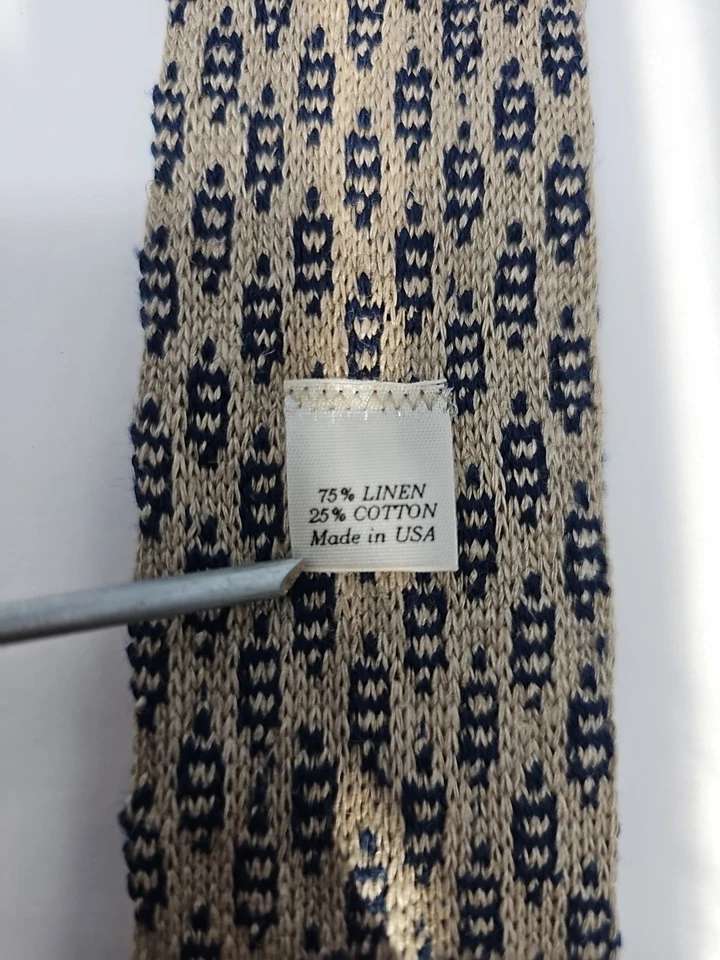 Gravata masculina vintage ESTRUTURA 75% linho algodão feita nos EUA - Imagem 4 de 4