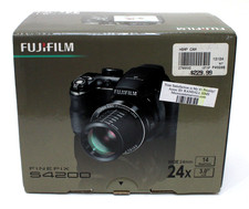 Fujifilm Finepix S4200 Digital Camera 14MP w Box  Manual works perfect